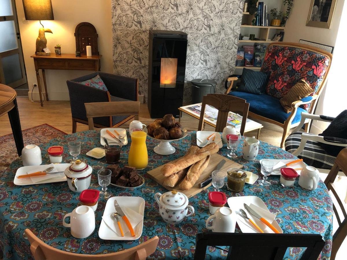 Bed and Breakfast Les 3 Echoppes Charge Экстерьер фото
